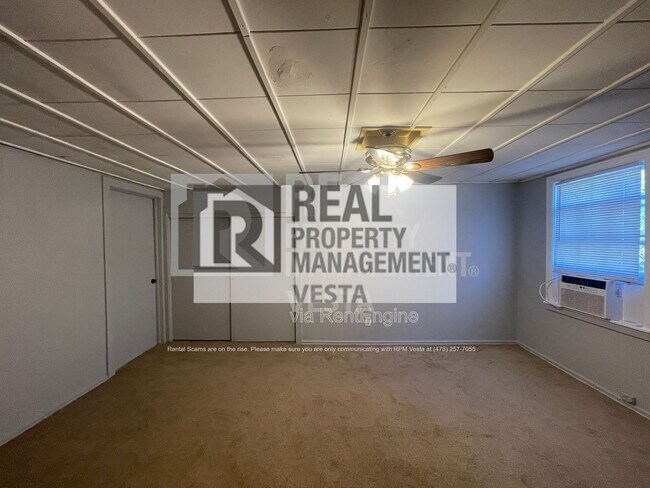 Building Photo - 1256 Winton Ave