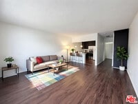 Building Photo - 1137 W 36th Pl