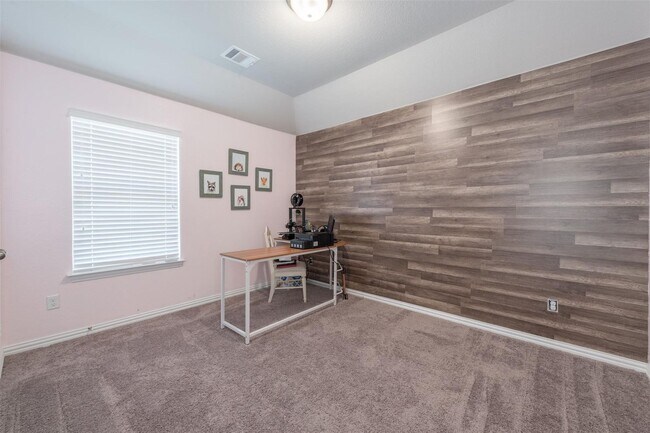 Building Photo - MOVE-IN SPECIAL! This beautiful home, located in the desirable EMS-ISD is what you've been lookin...