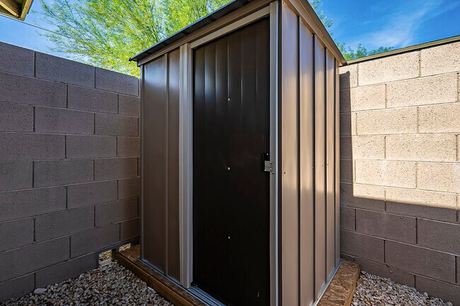 Building Photo - 818 W Osborn Rd