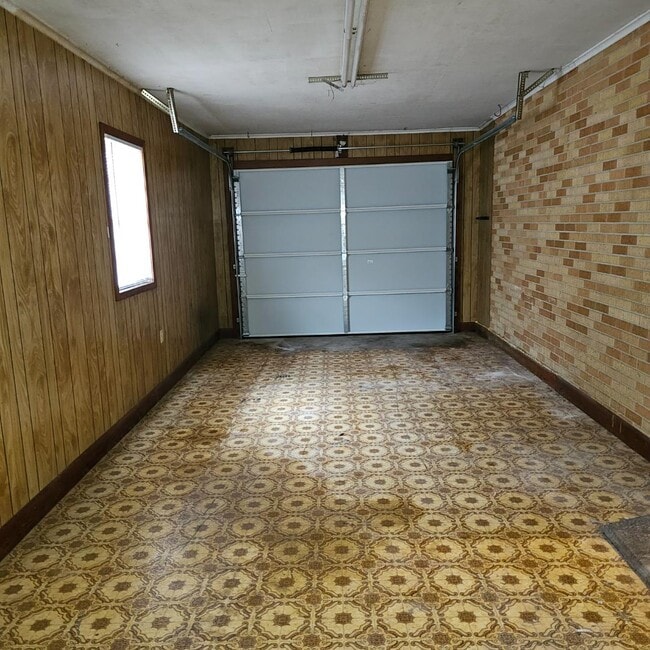 Building Photo - 1123 W Camellia Dr