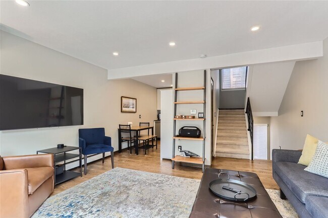 Building Photo - Cozy 2 BDR Home in Boulder with Hot Tub