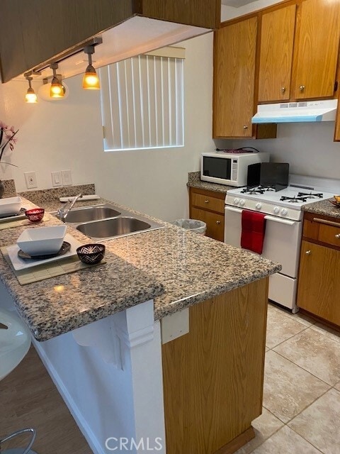 Building Photo - 1943 Vista Del Mar Ave