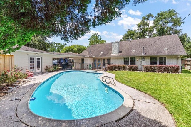 Building Photo - 5747 Rutherglenn Dr