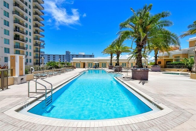 Building Photo - 800 N Tamiami Trl