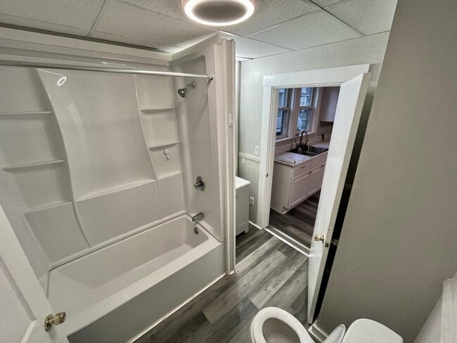 Building Photo - 6 Grove St