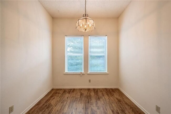 Building Photo - 2414 Longview St