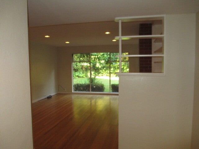 Building Photo - 3 bedroom home close to Land Park