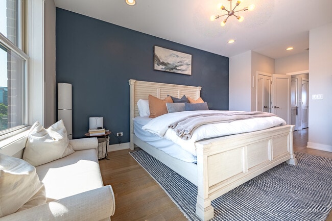 Building Photo - 457 N Aberdeen St