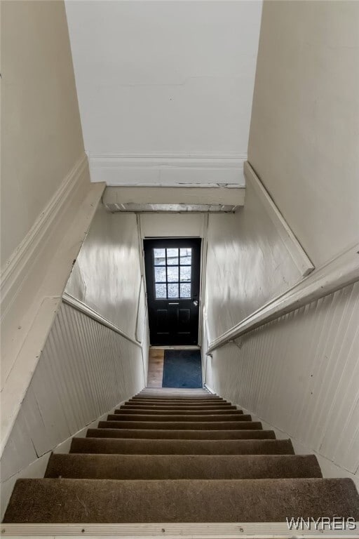 Building Photo - 102 Main St