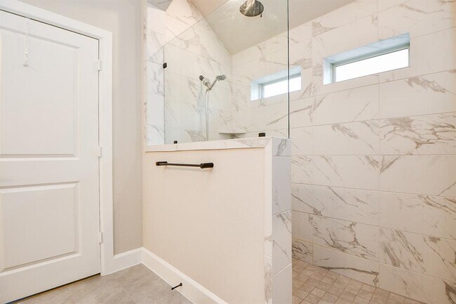 Building Photo - 18426 Bluebird Br Ln