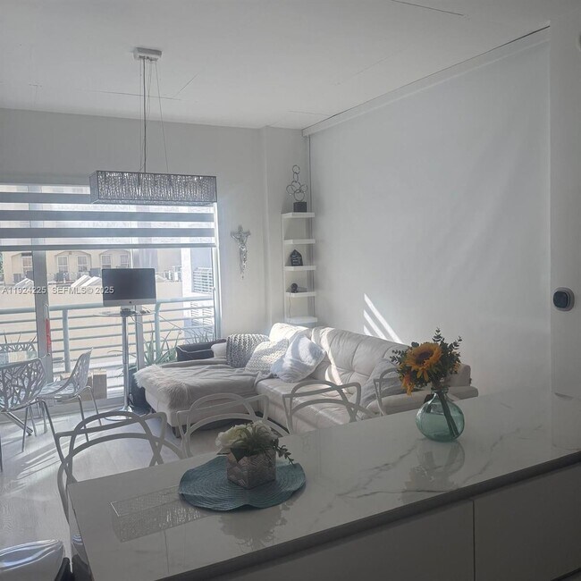 Building Photo - 133 NE 2nd Ave