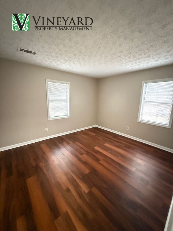 Building Photo - 164 Kimberly Way SW