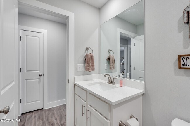 Building Photo - 230 Bayou Bend Ln