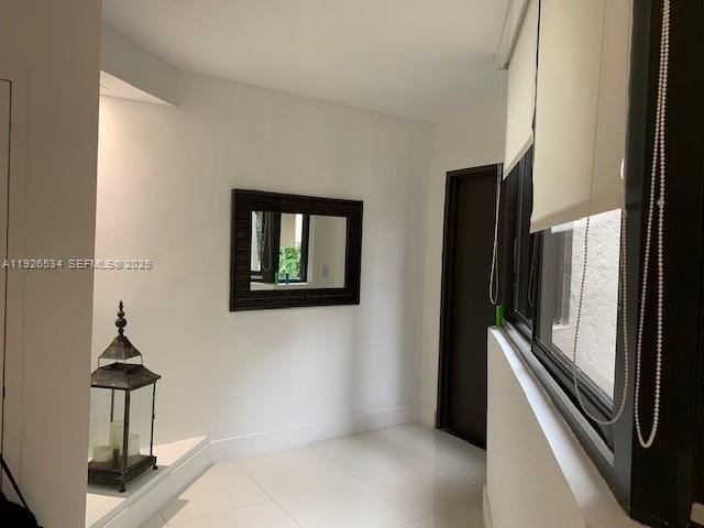 Building Photo - 141 Crandon Blvd