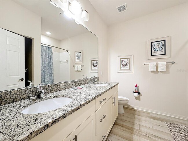 Building Photo - 8986 Shine Dr