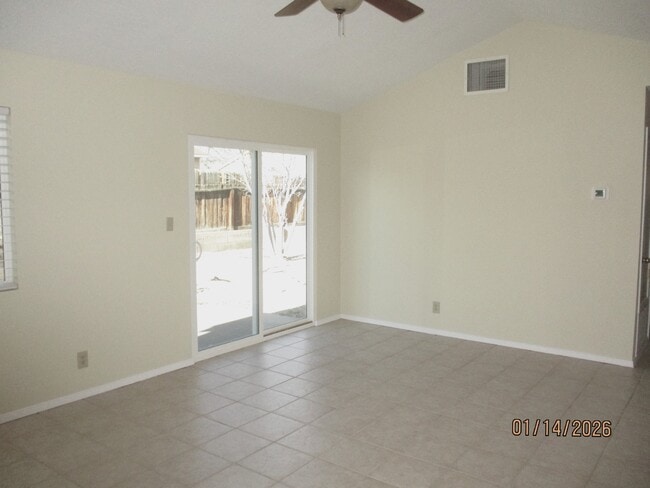 Building Photo - 1409 Alder Dr NE