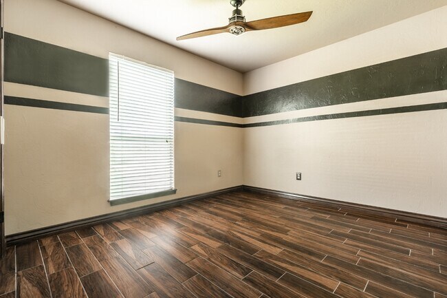 Building Photo - 1119 Polk St