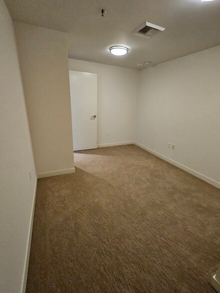 Office / 3rd Bedroom - 1310 NW Naito Pky