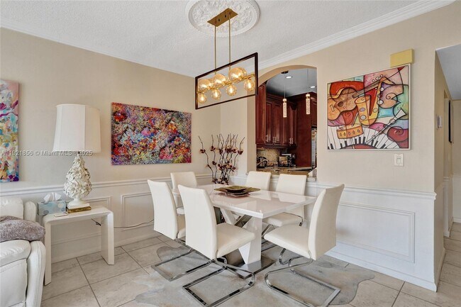 Building Photo - 330 SE 2nd St