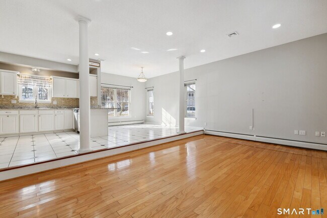 Building Photo - 65 Fitch Meadow Ln