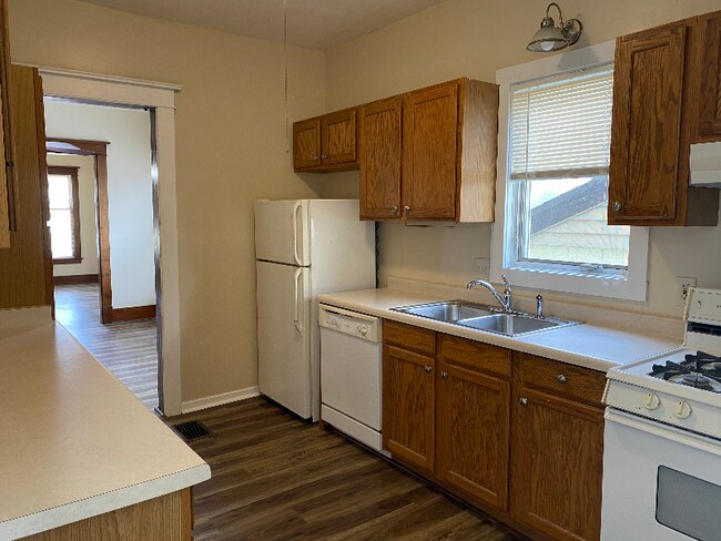 Building Photo - 10 National Ave SW