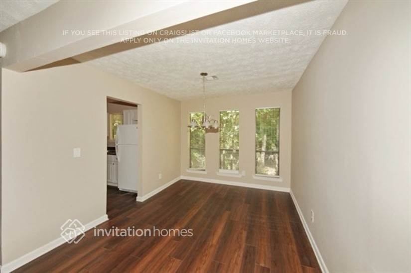 Building Photo - 2399 Stonebridge Ln