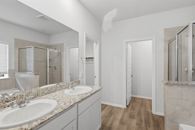Building Photo - 26123 Emory Holw Dr