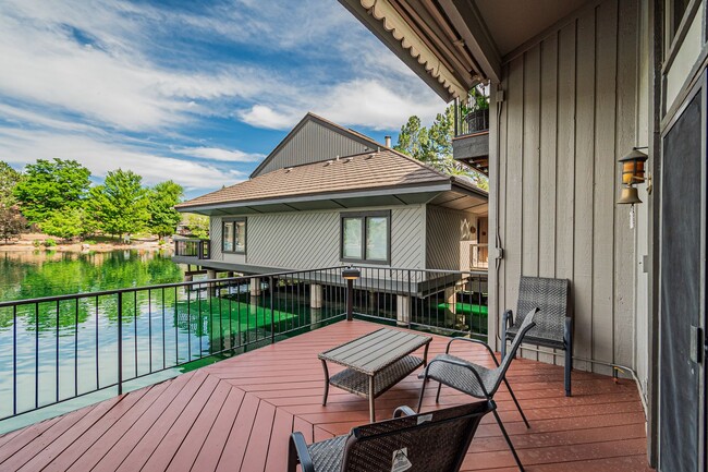 Building Photo - 9866 E Maplewood Cir