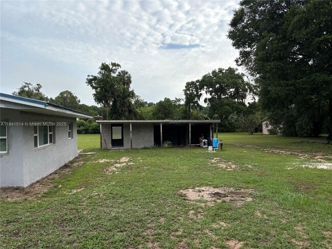 Building Photo - 13485 NE Jacksonville Rd