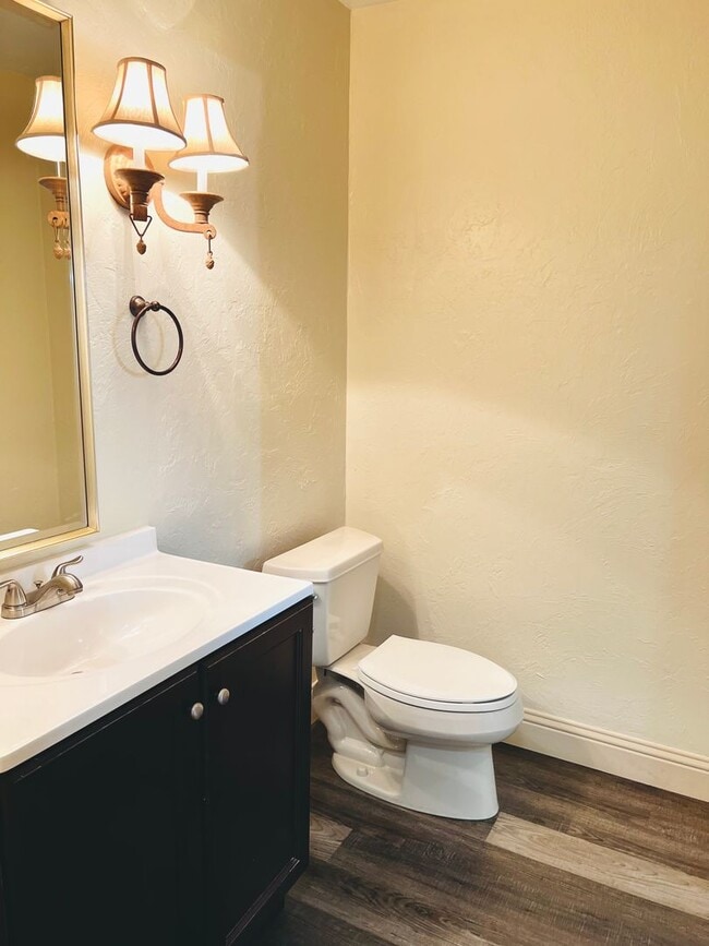 Building Photo - Beautiful 2BD 2BA Town-Home near Nichols Hills in Glen Brook!!!