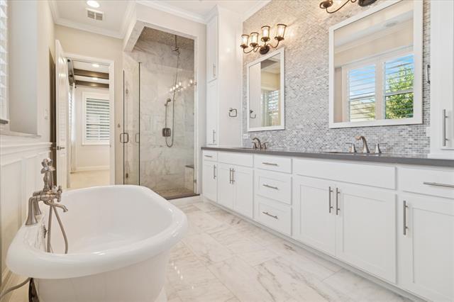 Building Photo - 5900 The Esplanade