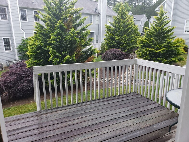 Back patio - 8231 Hempshire Pl