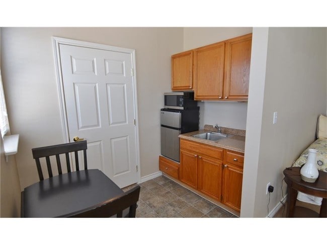 Building Photo - 355 W Westchester Pkwy