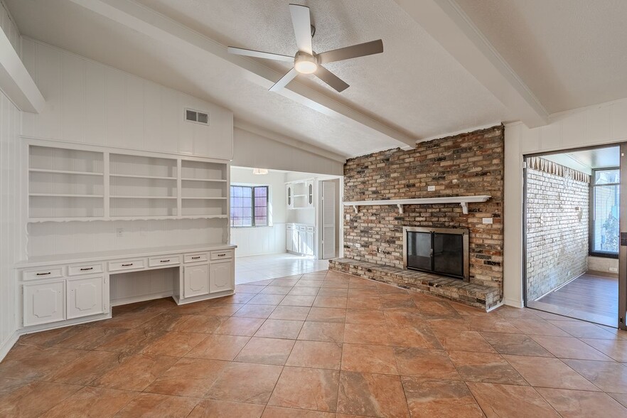 Building Photo - 3325 Shady Hollow Ln