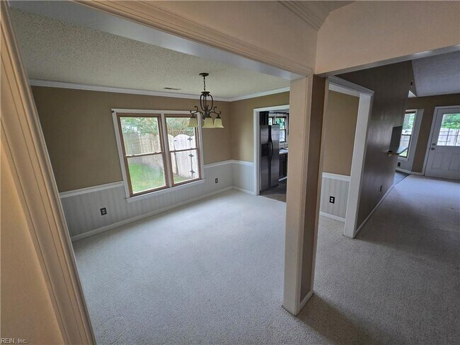 Building Photo - 921 Martingale Ct