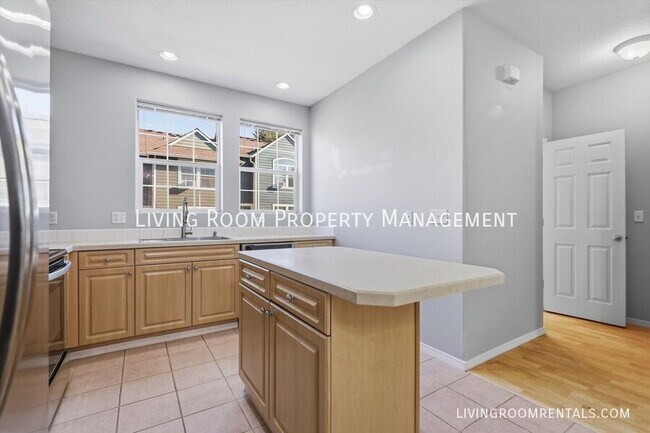 Building Photo - 15578 SW Black Quartz St