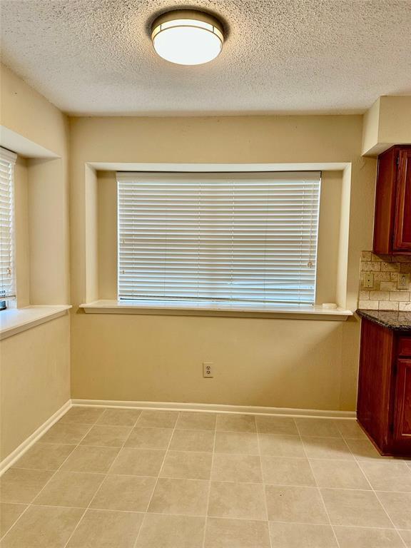 Building Photo - 3022 Sam Houston Dr