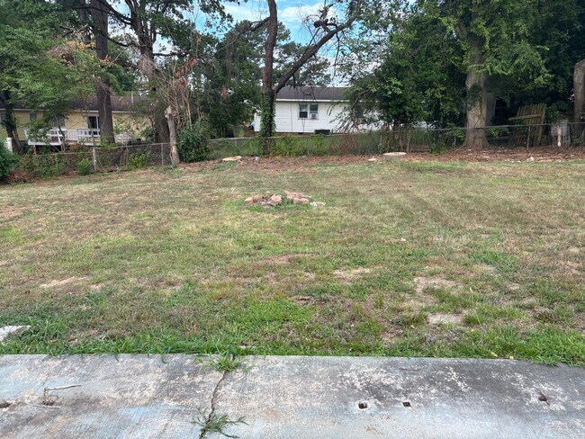 Building Photo - 2614 Dumfries Dr