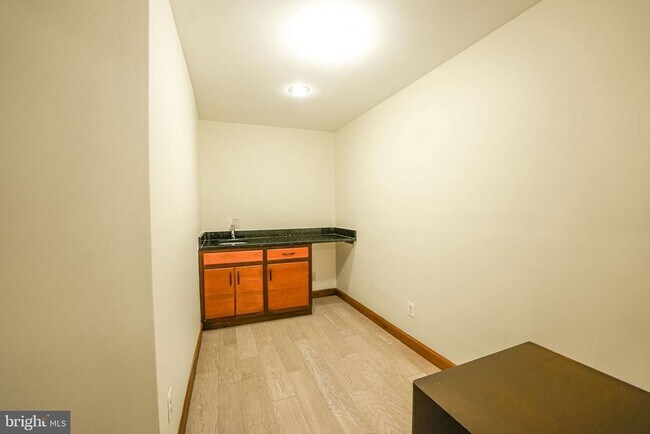 Building Photo - 7683 Henry Knox Dr