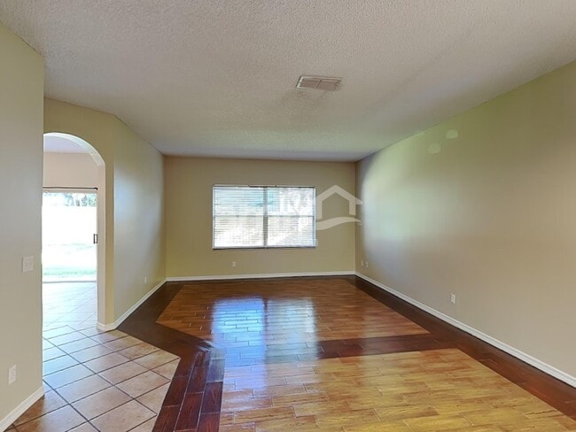 Building Photo - 633 Prince Ln