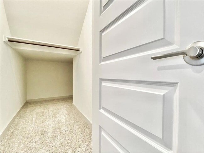 Building Photo - 100 Geminiflora Bend