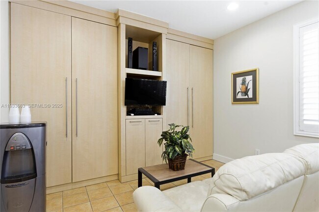 Building Photo - 2607 Holy Cross Ln