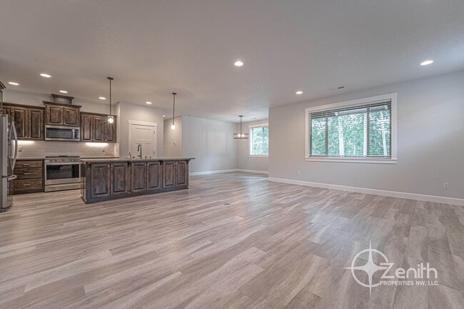 Building Photo - 134 Zephyr Dr
