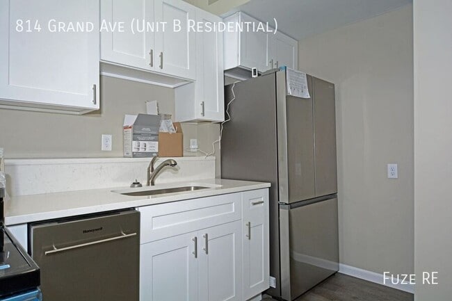 Building Photo - 814 Grand Ave