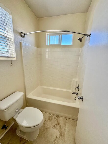 Primary Bath - 5467 Mandarin Cv