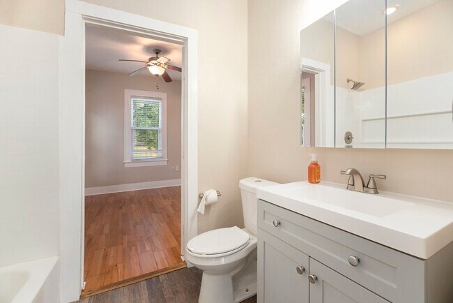 Building Photo - 5624 Avenue P 1/2