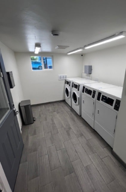 Community Laundry room - Mar Vista Drive