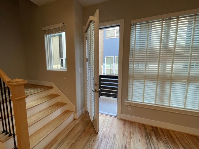 Building Photo - Modern living in trending East Dallas at METRO AT LIVE OAK!