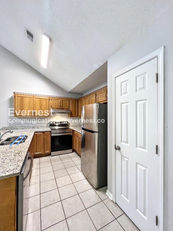 Building Photo - 375 Blair Dr W